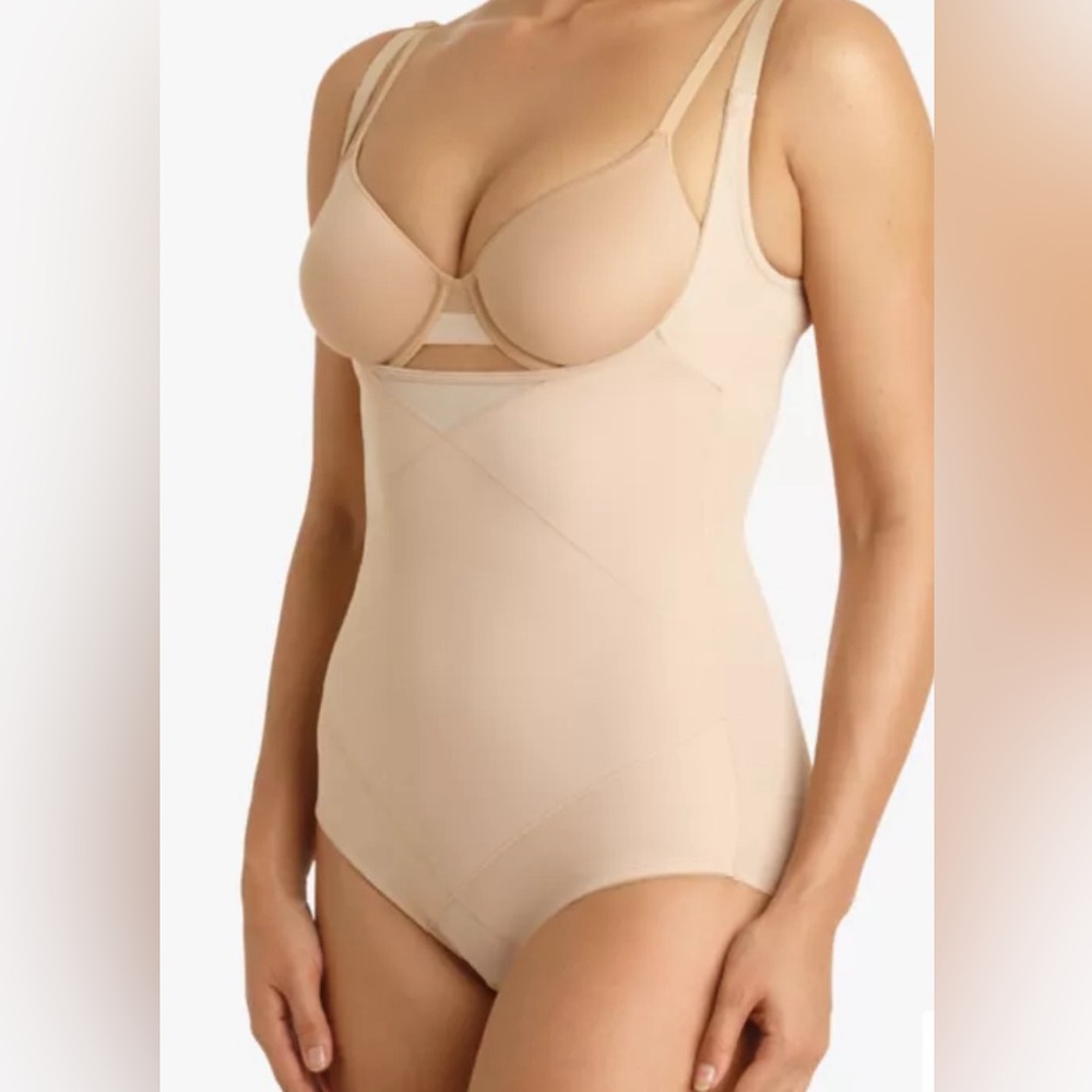 Brand New MIRACLESUIT Instant Tummy Tuck Size: Large Color: Nude/ivory